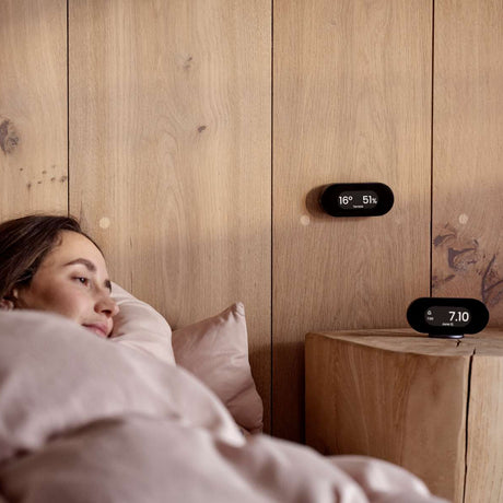 Jacob Jensen inneklimamåler med magnetisk bakside og aluminiumskropp