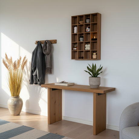 Veggmontert hylle i natur furu