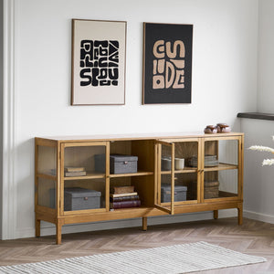 Oppbevaringsbokser i reol i stue