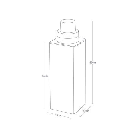 Kjøkken med magnetisk flaske for oppvaskmiddel i hvit utførelse.