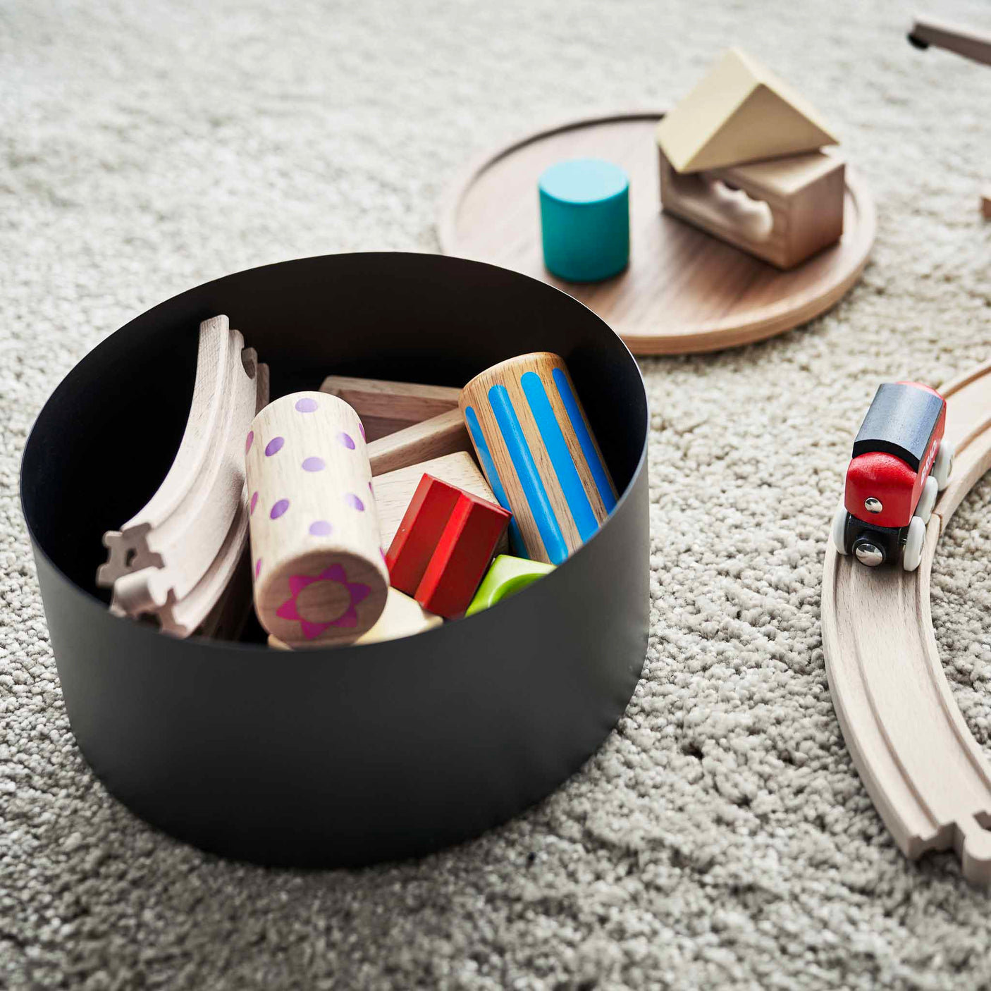 Oppbevaringsboks rund med lokk sort 22 x 11 cm