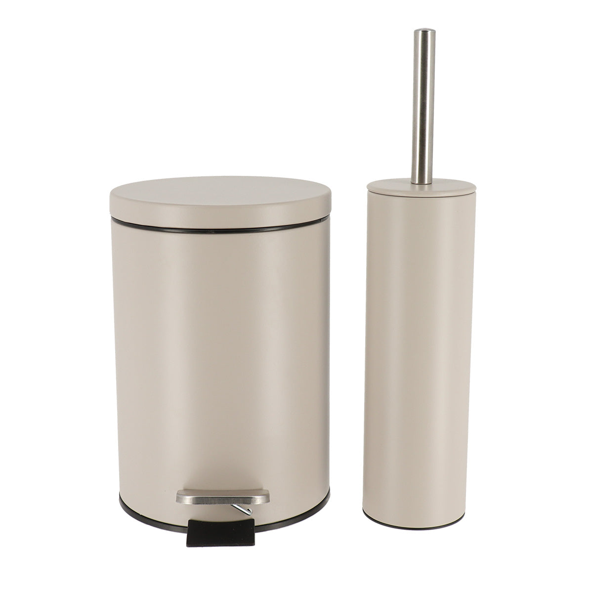 Nærbillede af pedalen nederst på den taupe skraldespand