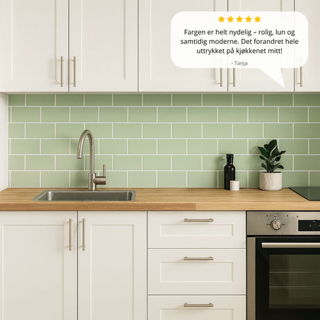 Kundevurdering av Subway Sage Green fliser – frisk farge som forandrer hele kjøkkenet.