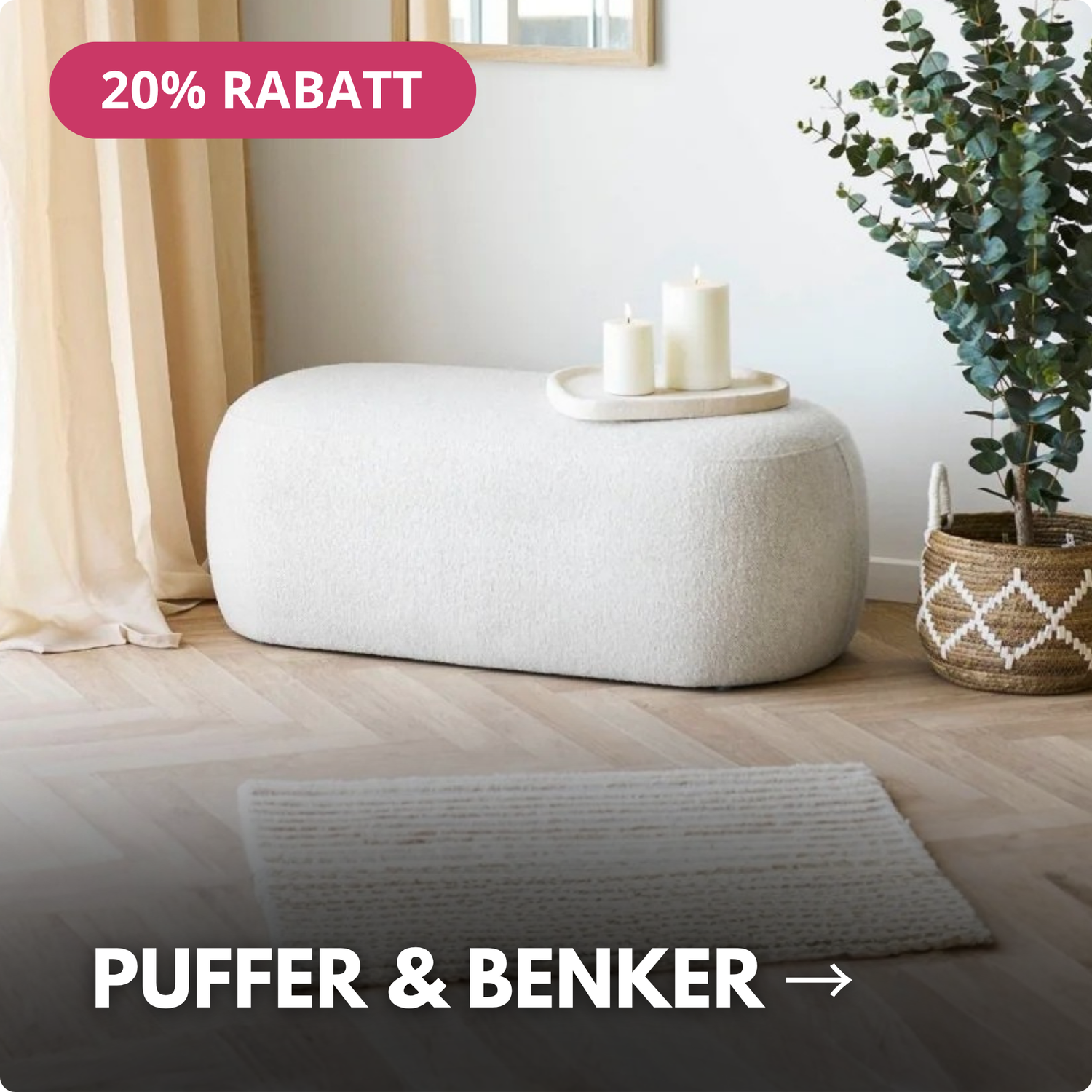 Moderne bouclé puff i stue med minimalistisk interiør og dekorative detaljer.
