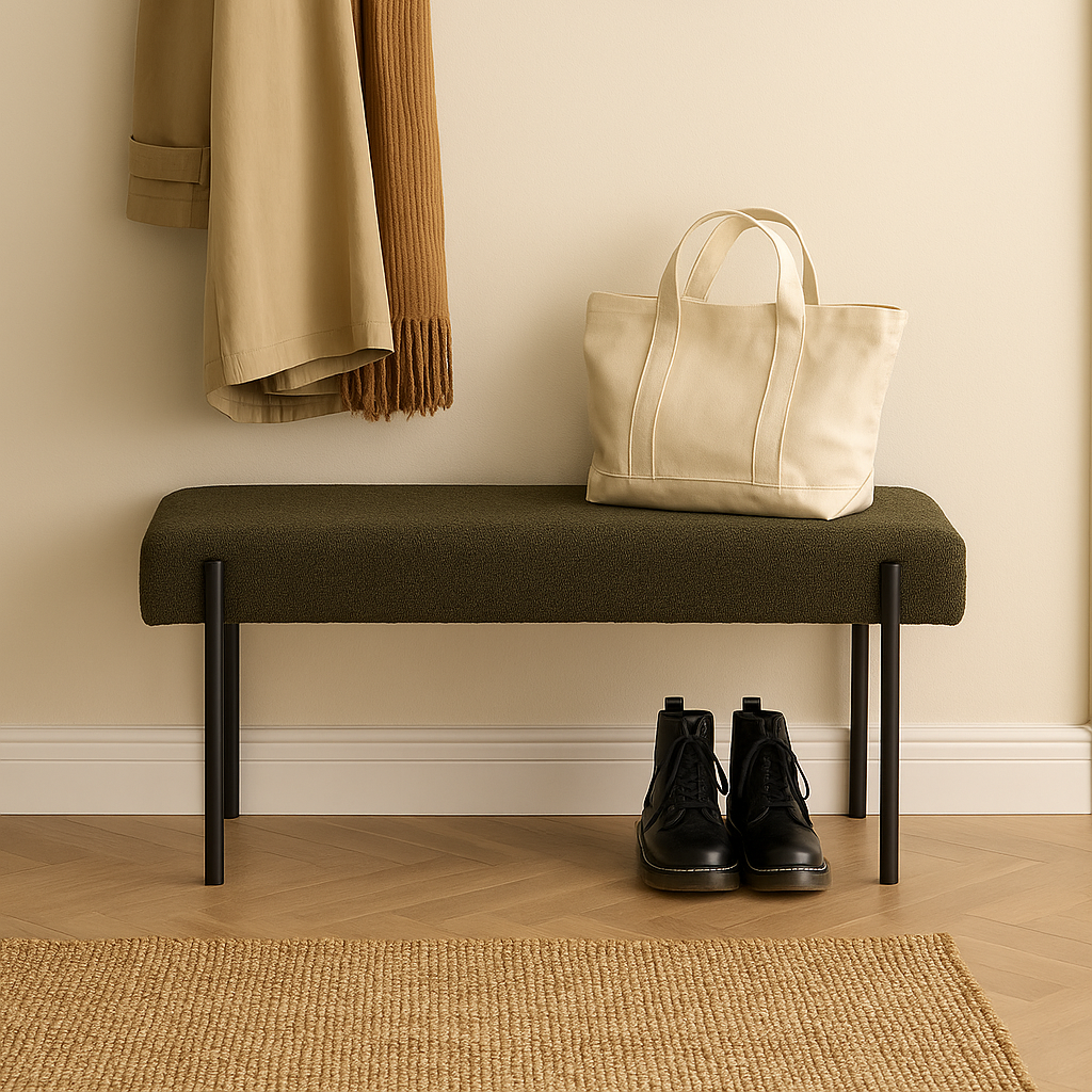 Nydelig swindon benk skaper ro og en lun trivsel i gangen. Fungerer også som pianokrakk. 