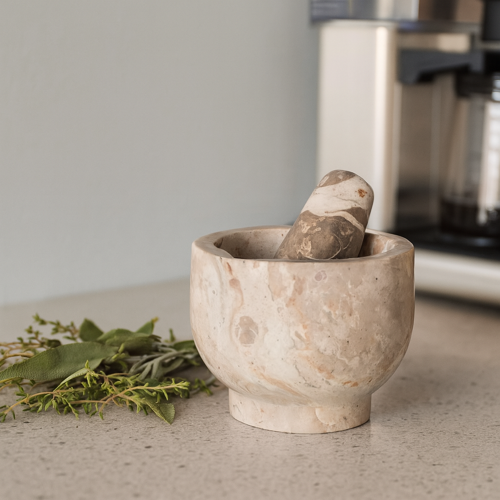 Morter og pistill, beige marmor