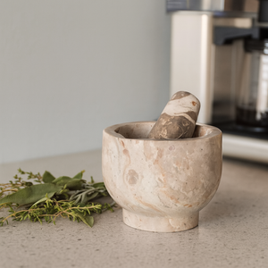 Morter og pistill, beige marmor