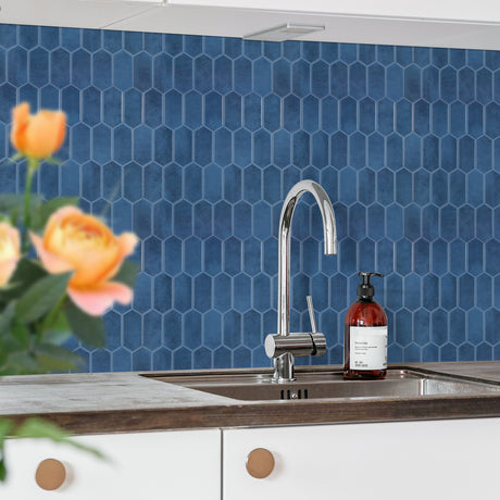 Alexandra Blå fliser kan brukes i både tradisjonelle og moderne interiør.