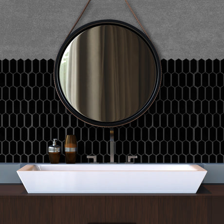 Den sekskantede formen skaper et spennende og dynamisk mønster.