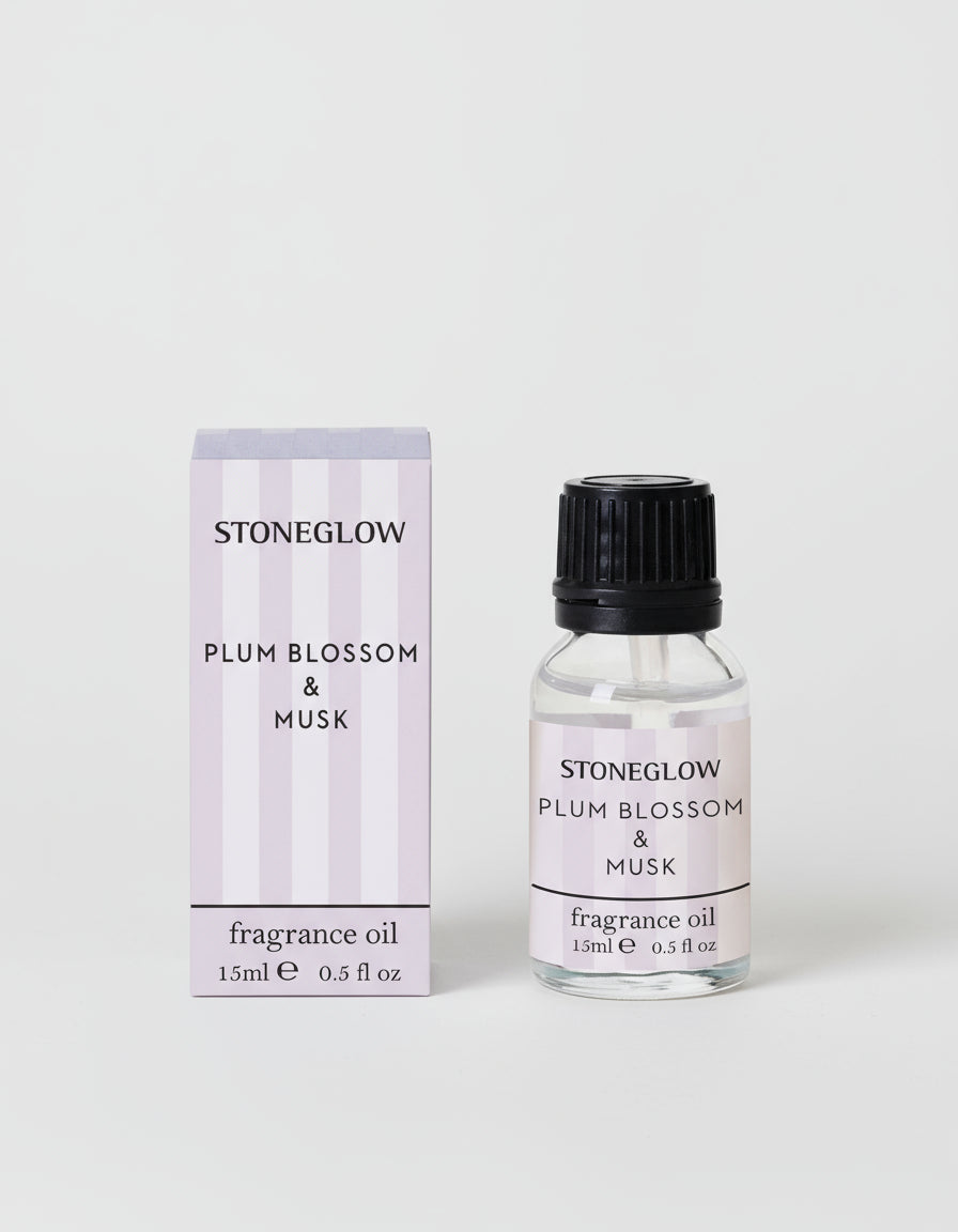 Stoneglow duftolje plomme, blomster og musk. Plum blossom