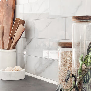 Vareprøve: Hailey marmor selvklebende veggfliser