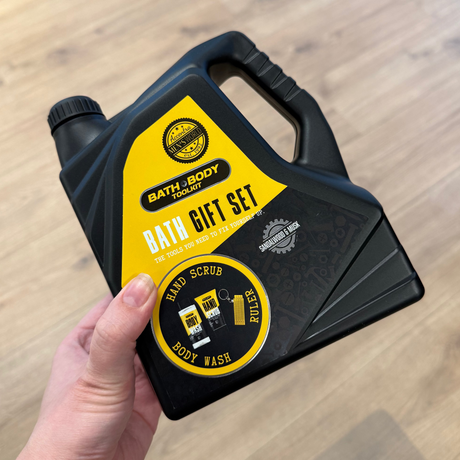 Skala av power wash for menn oljekanne baderomssett