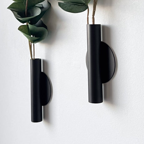 Eucalyptus & Manhattan veggvase, sort matt - Lindas Dekor