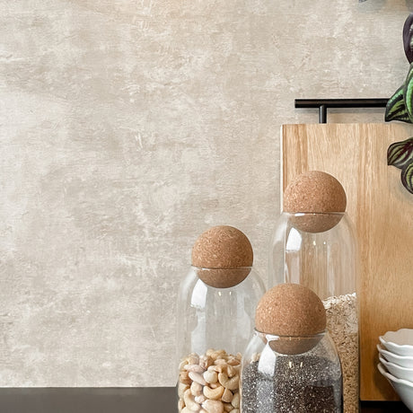 Premium Limewash beige kontaktplast passer også godt til å fornye kjøkkenet og er blitt veldig populær. 