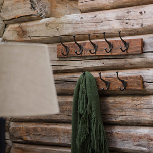 Rustikk knaggrekke i gjenbrukstre fra Halvor Bakke