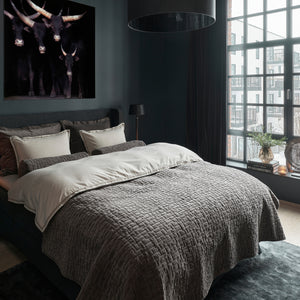 Luksus sengesett fra Halvor Bakke i naturlige tekstiler