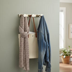 Veggknagg i metall med tre kroker