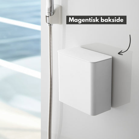 Oppbevaringsboks i hvit utførelse brukt til tøyklips ved vask.