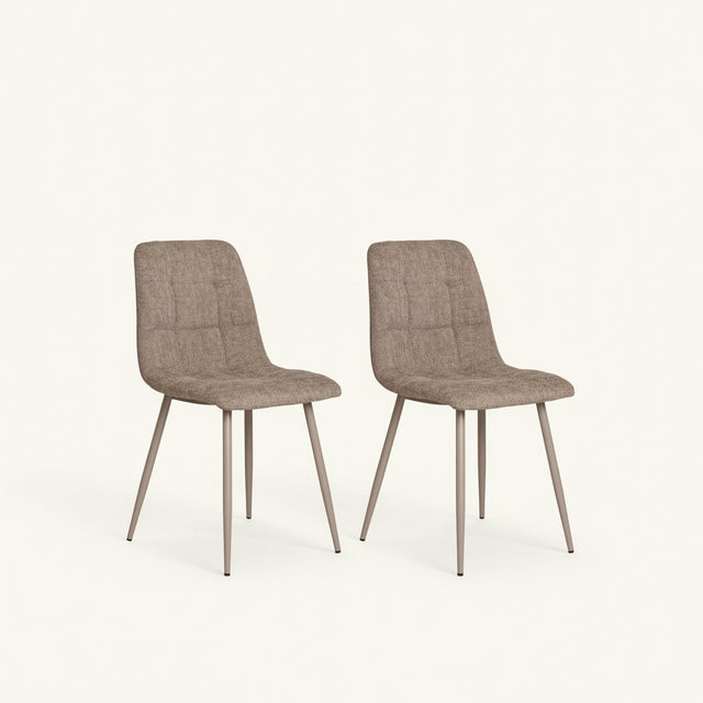 Middelfart spisestol i grå tekstil med polstret sete og rygg – 2pk.