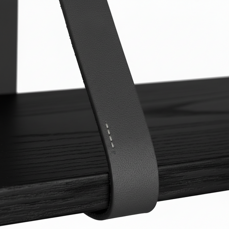 Sort hylle Forno med to sorte skinnstropper og hylleplate, produktbilde isolert på hvit bakgrunn