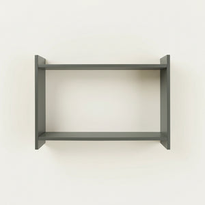 Bamberg hylle i grønn med plante og dekor