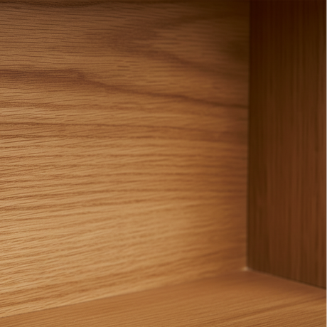 Tre vegghylle med rominndeling