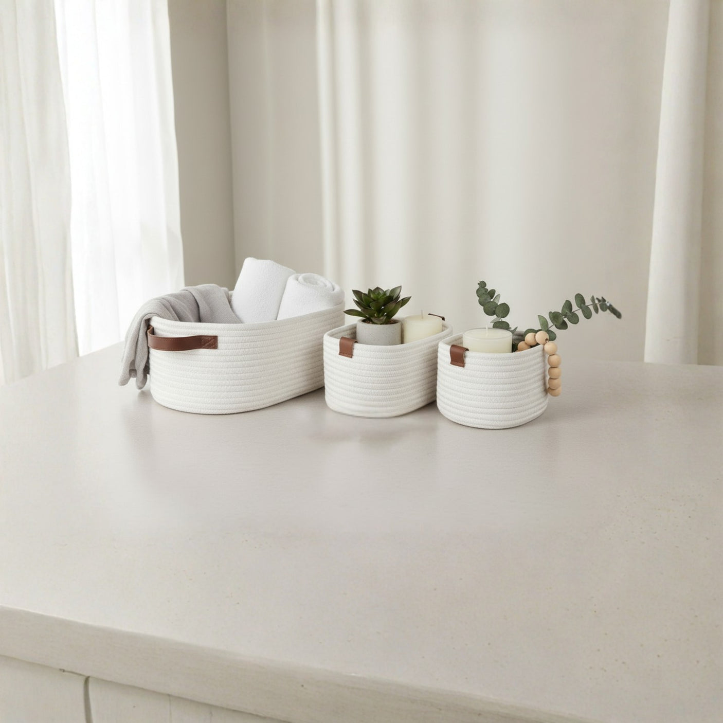 Jarana oppbevaringskurver i hvit bomull med kunstlærhåndtak, sett med 3 størrelser