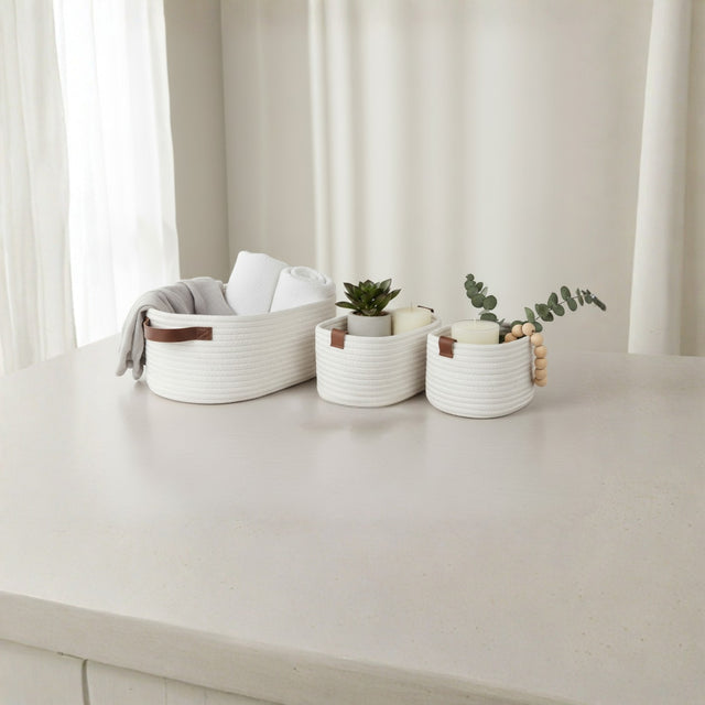 Jarana oppbevaringskurver i hvit bomull med kunstlærhåndtak, sett med 3 størrelser