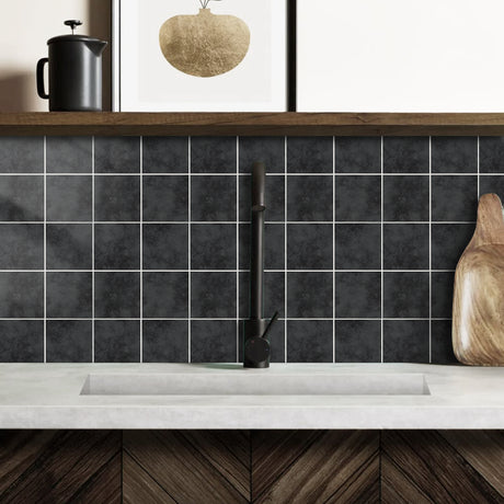 Melina antrasitt selvklebende fliser er et nydelig valg for kjøkkenet. 