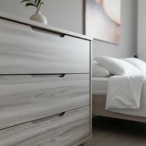 Baderom med servant og skap i grå eik kontaktplast