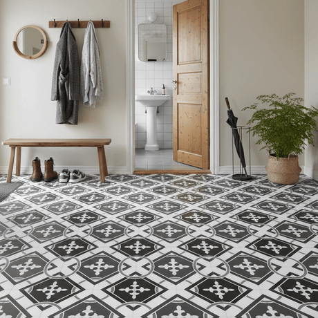 8 - pk Isadora selvklebende fliser sort hvit mønster 40 x 40 cm - Lindas Dekor
