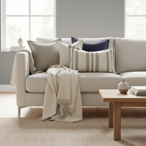 Beige og blå basepute til stue og soverom