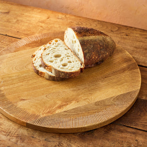 Rundt serveringsbrett i mangotre 48 cm fra Jamie Oliver Big Love
