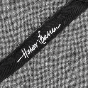 Sorte grytekluter fra Halvor Bakke i melert bomull