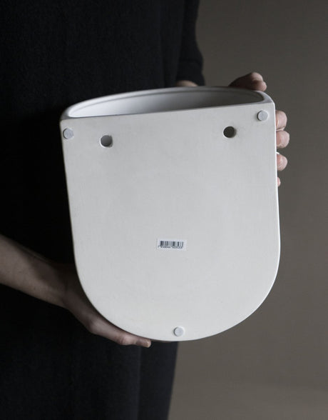 DBKD Cut veggpotte XL dust - stor nordisk veggmontert plantepotte