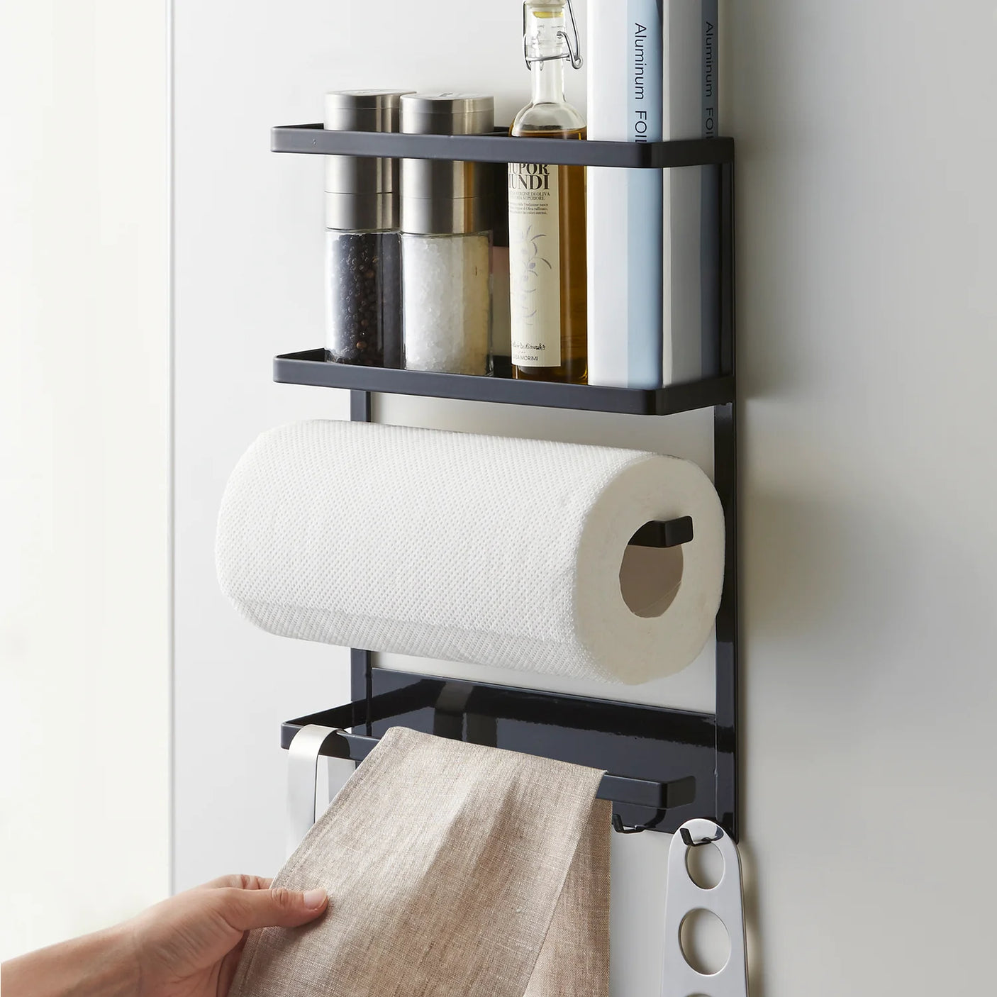 kjøleskap, kjøkkenoppbevaring med magnet, holder til kjøkkenpapir og folie og magnetisk