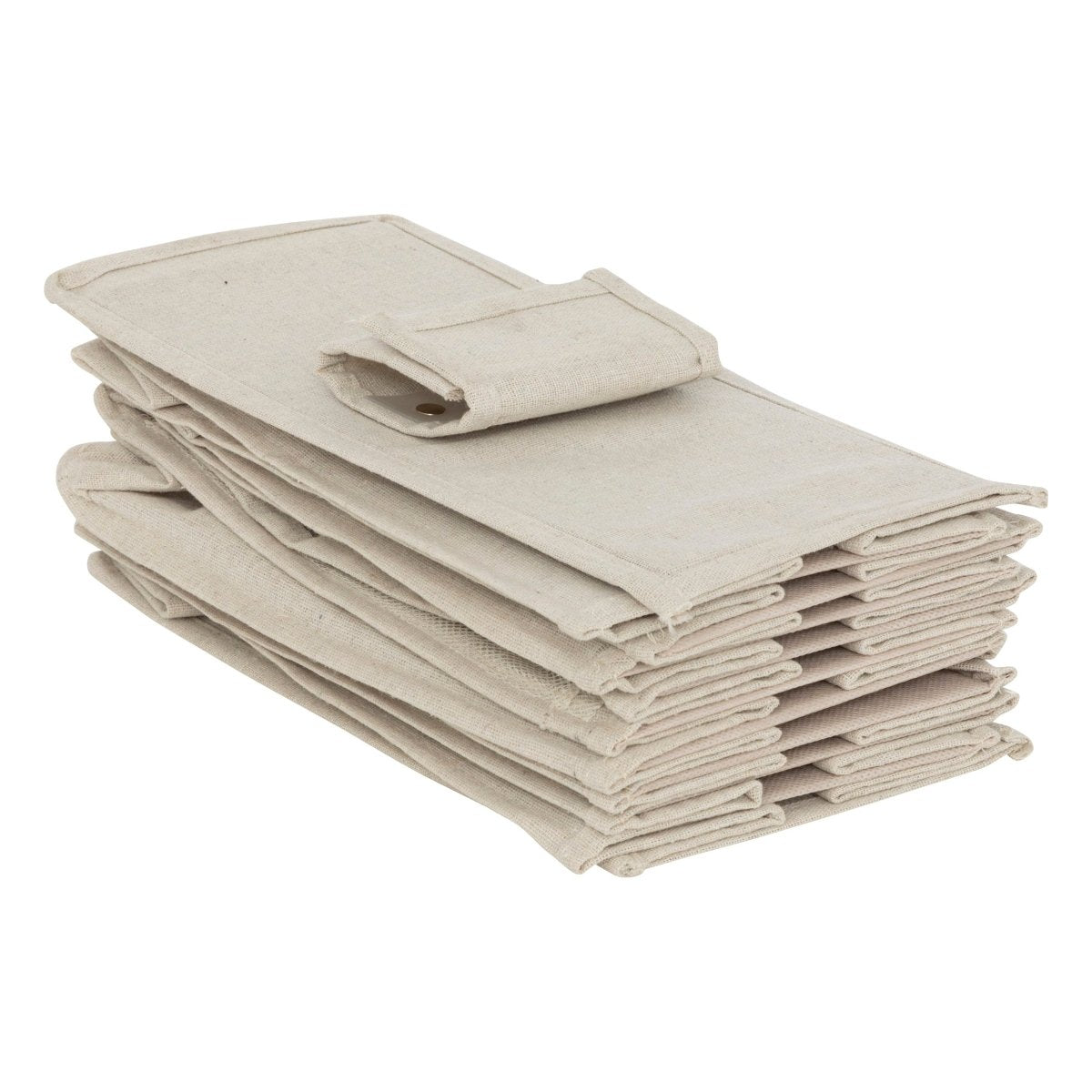 Sammenbrettet hengende skohylle i beige som tar liten plass når den ikke er i bruk.