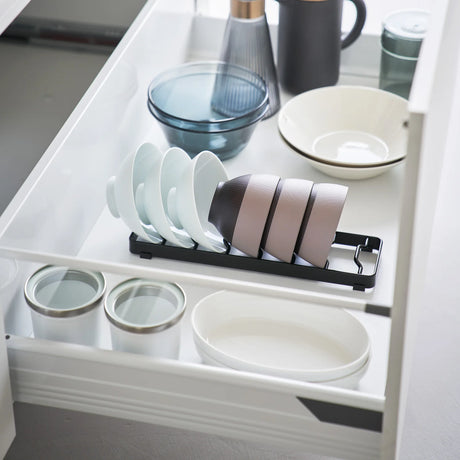 Plassbesparende skålstativ til hylle, skuff eller benk