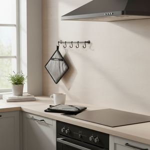 Gryteklut 22 x 22 cm med brodert Halvor Bakke logo