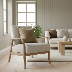 Halvor Bakke pyntepute stylet i stue med lune tekstiler