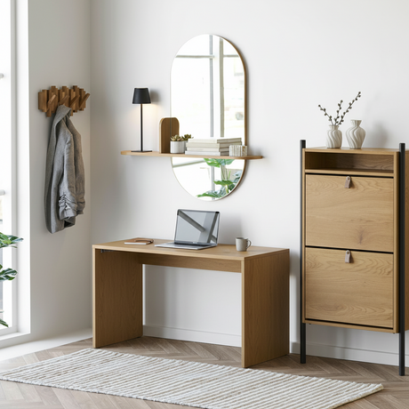 Vegghengt speil med hylle i eikelook for nøkler, lys og pynt