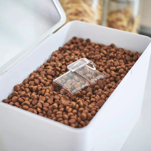 Lufttett oppbevaringsboks for dyrefôr 3,5 kg hvit - Lindas Dekor
