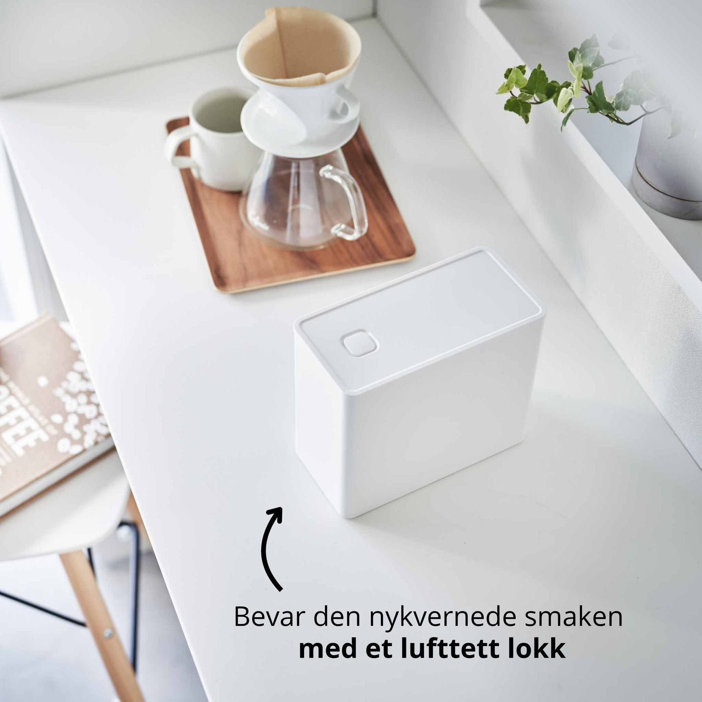 Praktisk oppbevaringsboks for kaffe med silikonforsegling som holder aromaen frisk.