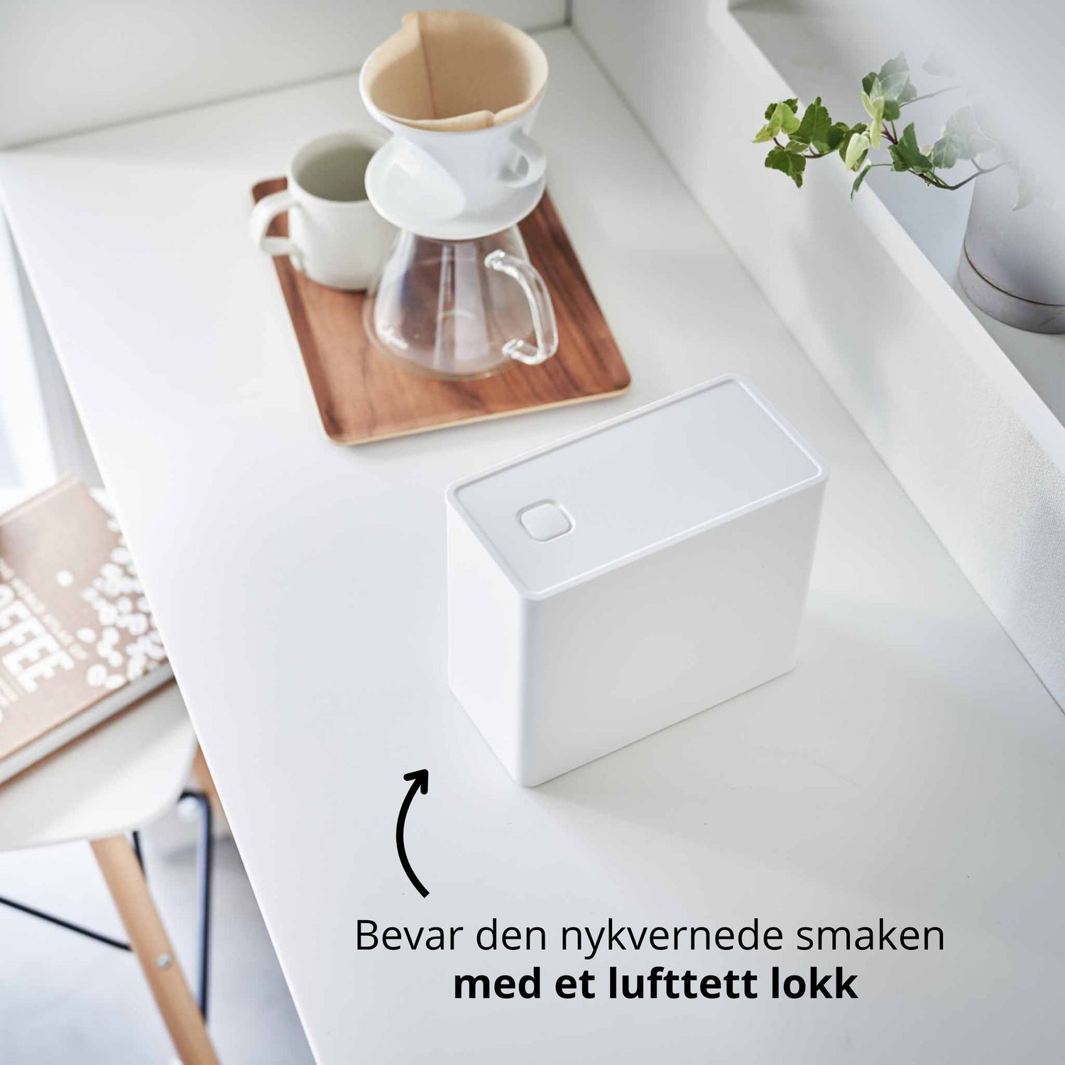Praktisk oppbevaringsboks for kaffe med silikonforsegling som holder aromaen frisk.