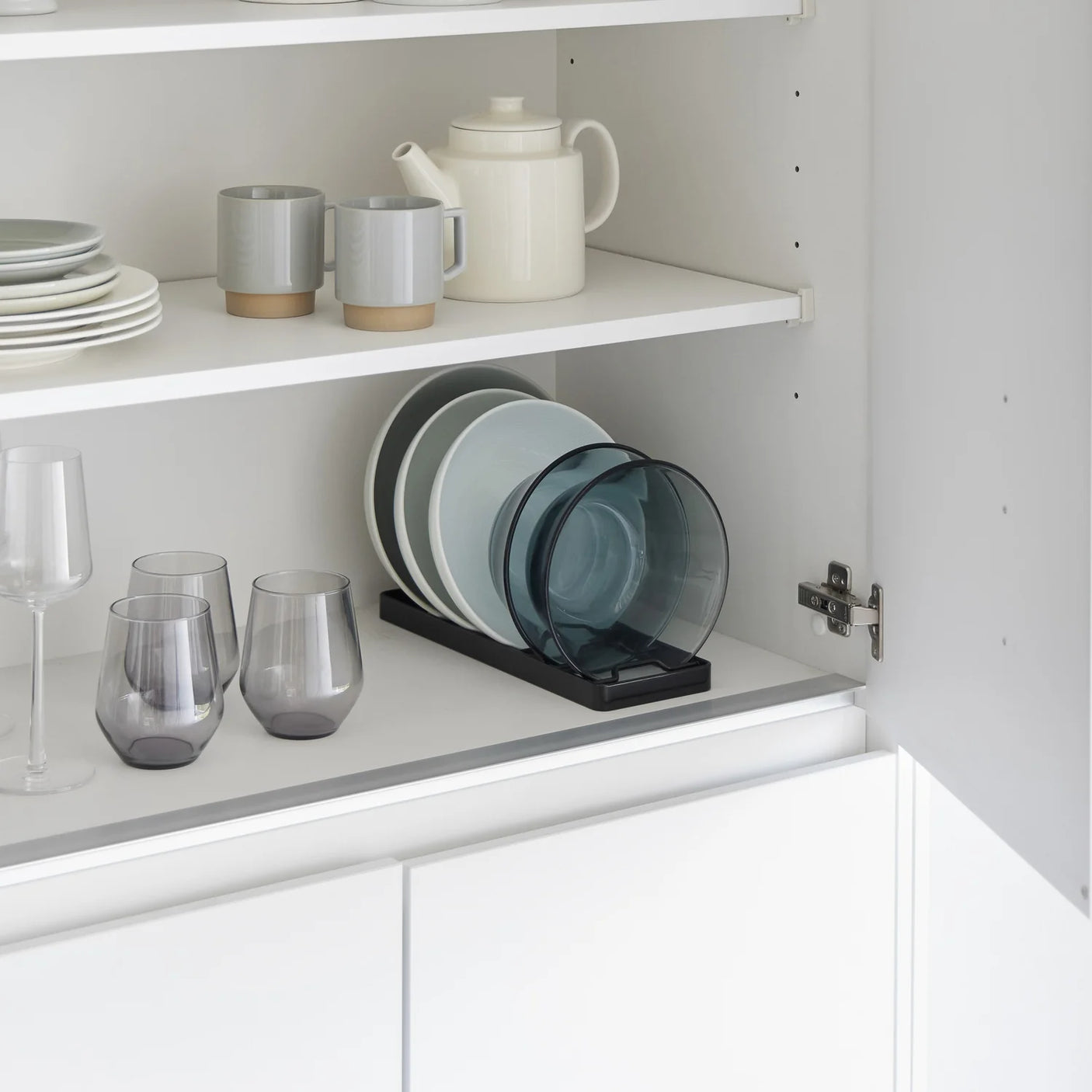 Denne bør optimaliseres mot søk som skålstativ, oppbevaring til skåler, skålholder kjøkken