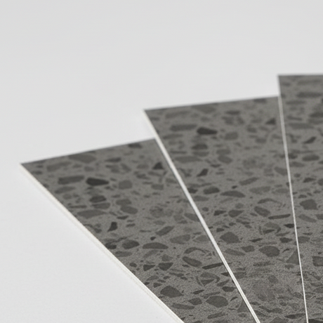 8 - pk Lisboa Terrazzo mørkegrå selvklebende fliser - Lindas Dekor