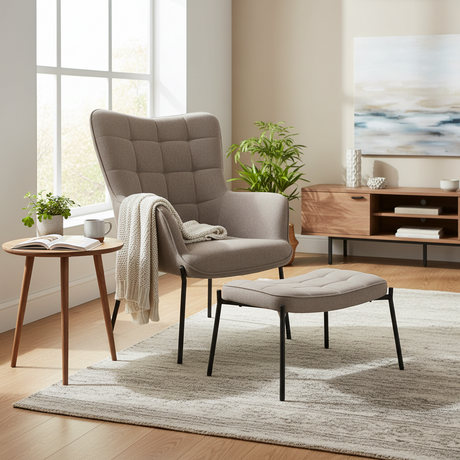 Glasgow stolsett med quiltet stol og fotskammel i moderne interiør