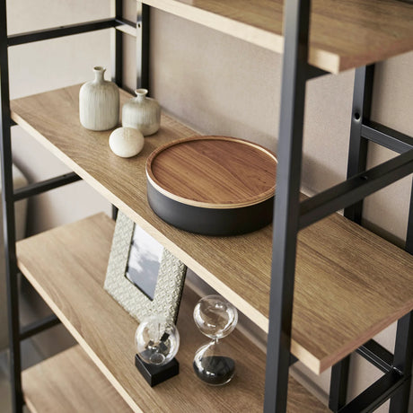 Oppbevaringsboks i sort og tre med teksturert matt finish