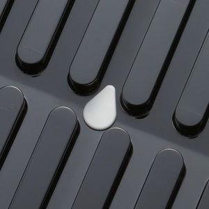 Praktisk oppvaskstativ i svart med plass til kopper og tallerkener