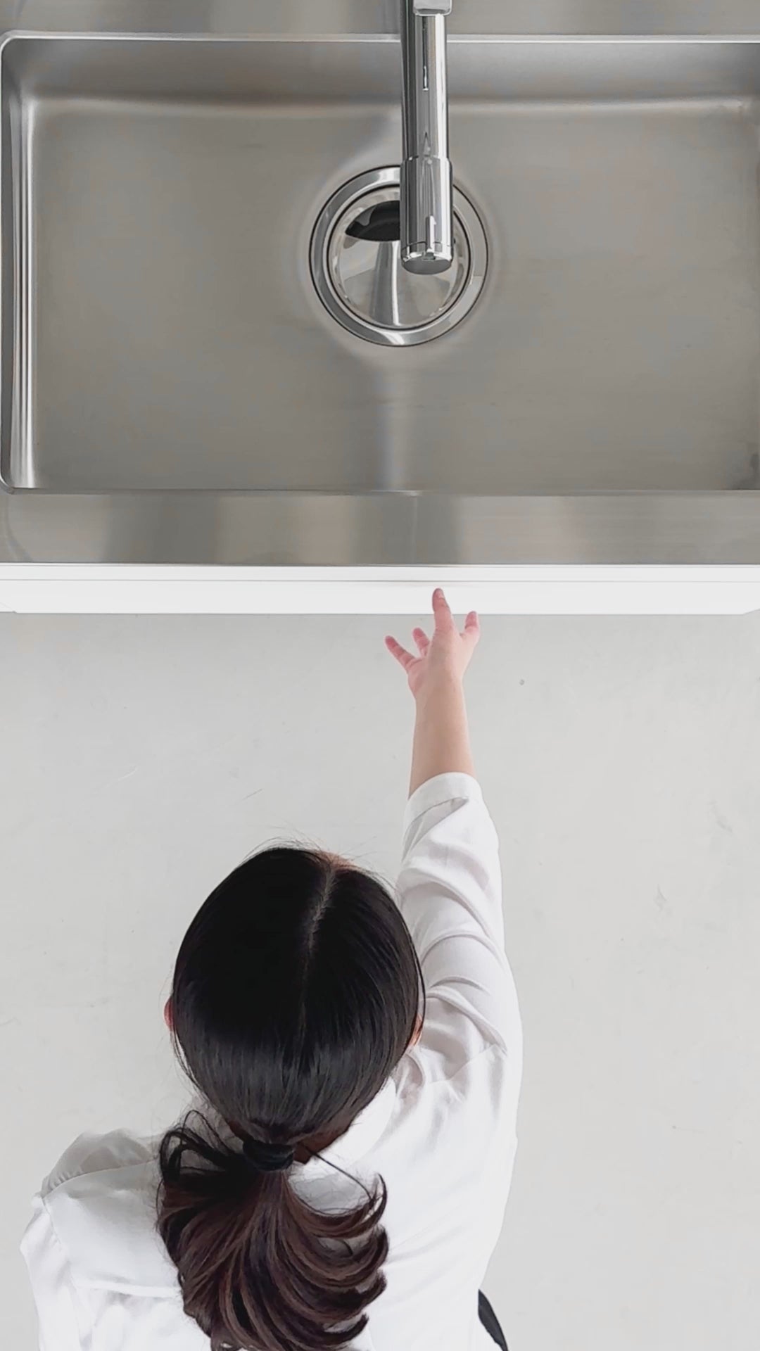 Tallerkenstativ sort 32 x 11 x 9 cm